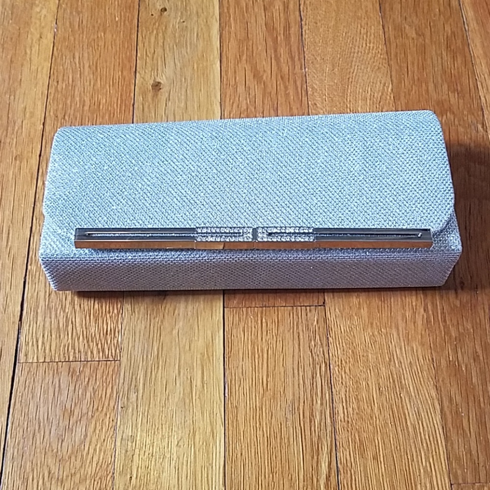 Silver sparkly clutch